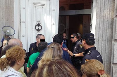 2016 06 16 ProtestaConvenioLimpezaDeputacionOurense01.jpg